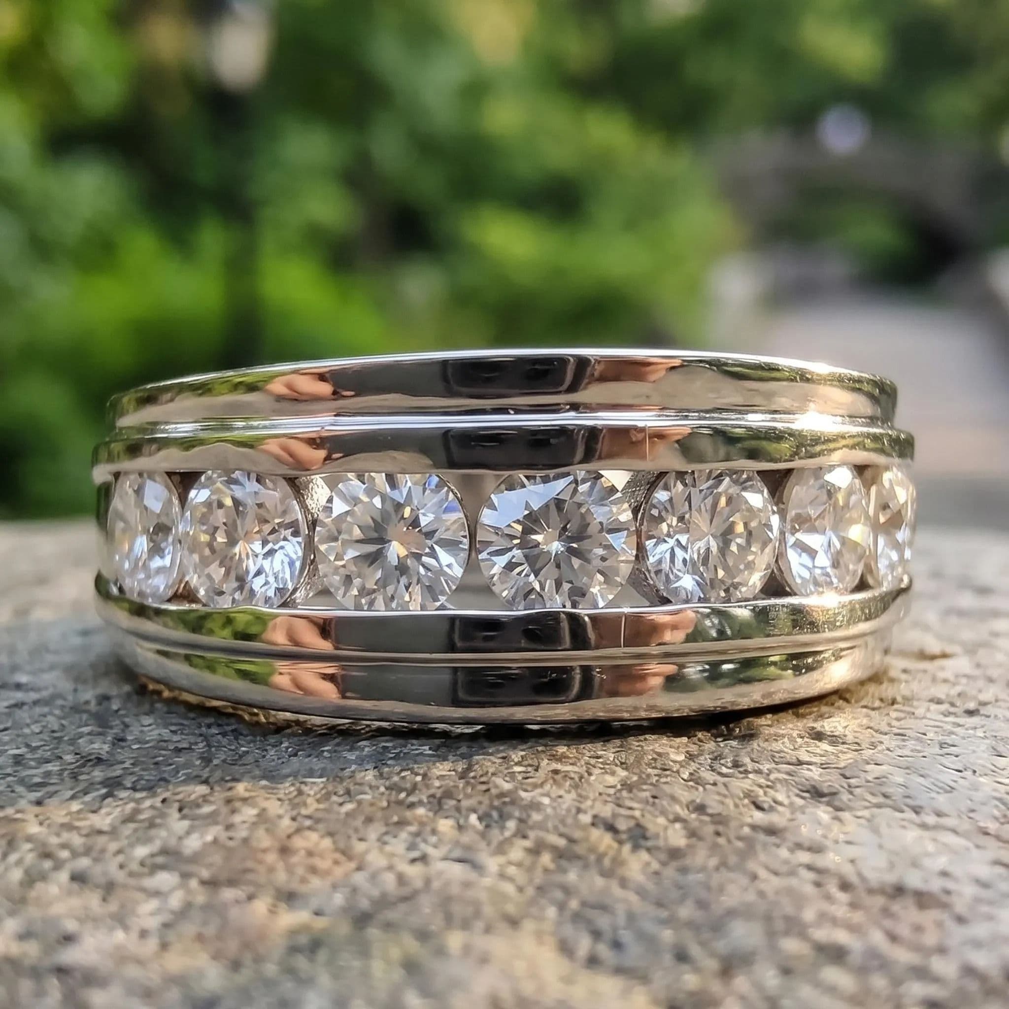 Mens moissanite Band